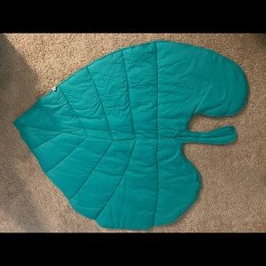 Leaf play mat - woodland forest theme nursery - green